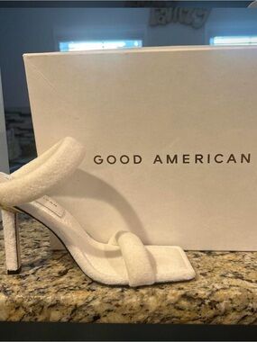 Good American White Strappy Square-Toe Stiletto Sandals